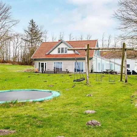 Six-bedroom In Aabenraa Hébergement de vacances *